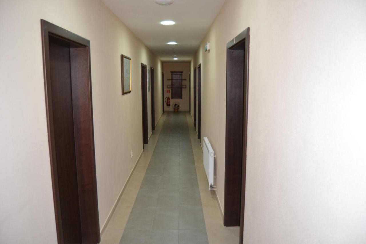 Reštaurácia-penzión ALTANA Ludanice Exterior foto