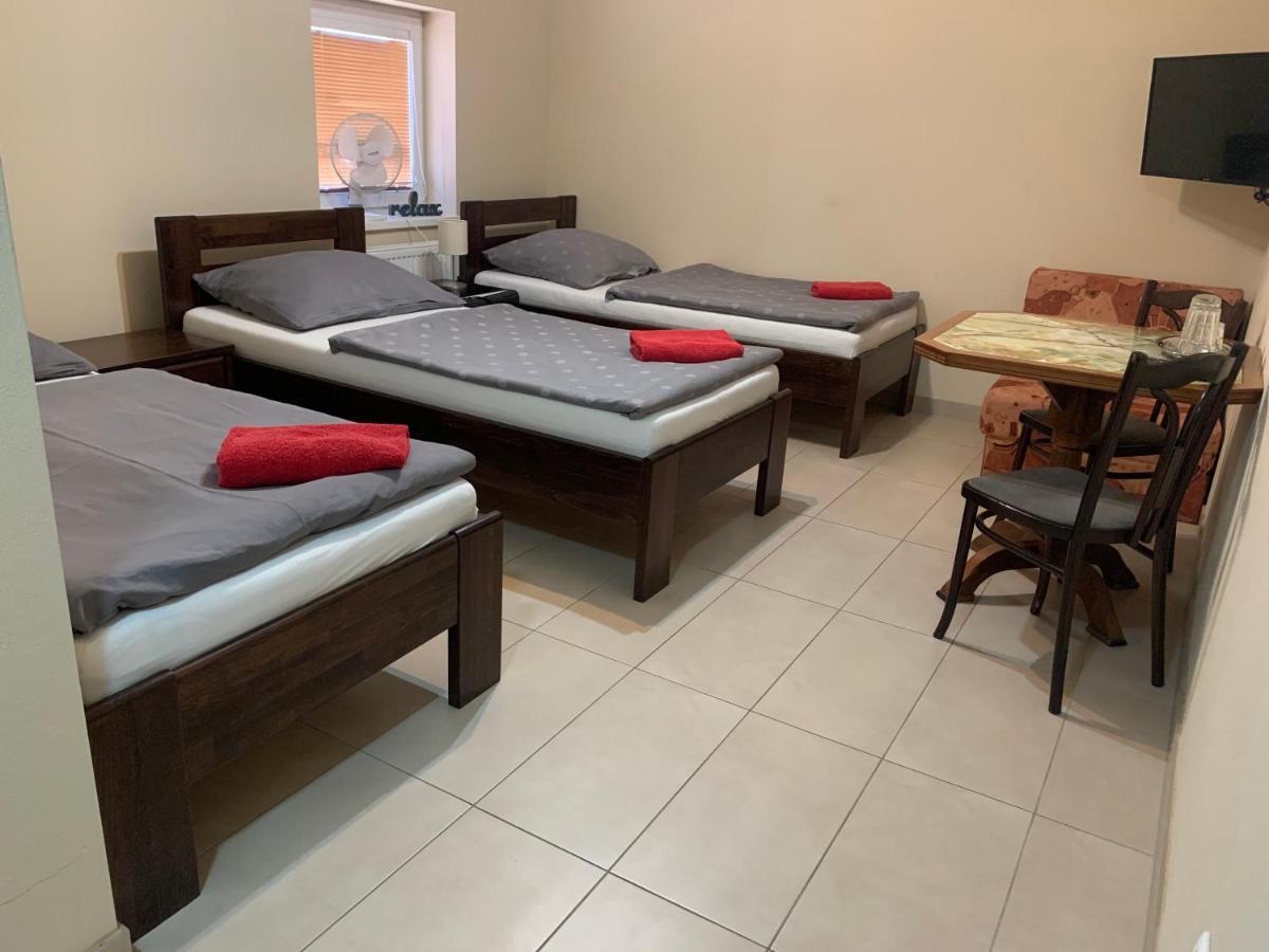 Reštaurácia-penzión ALTANA Ludanice Exterior foto