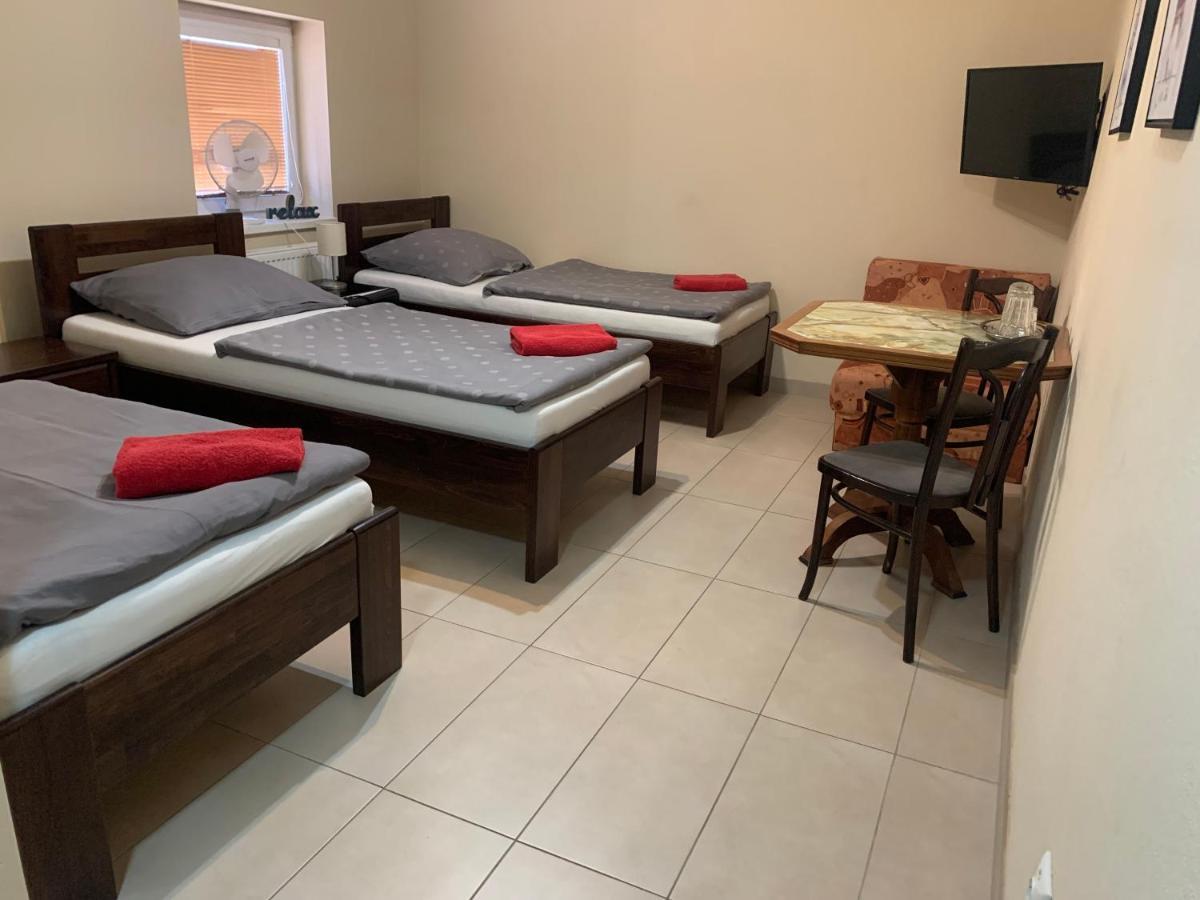 Reštaurácia-penzión ALTANA Ludanice Exterior foto