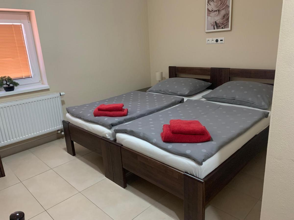Reštaurácia-penzión ALTANA Ludanice Exterior foto