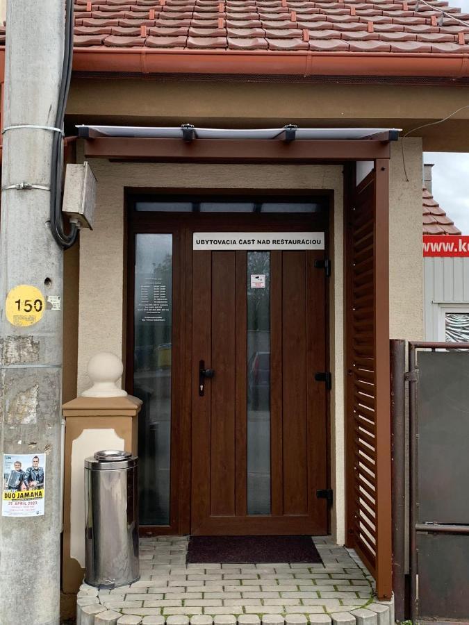 Reštaurácia-penzión ALTANA Ludanice Exterior foto