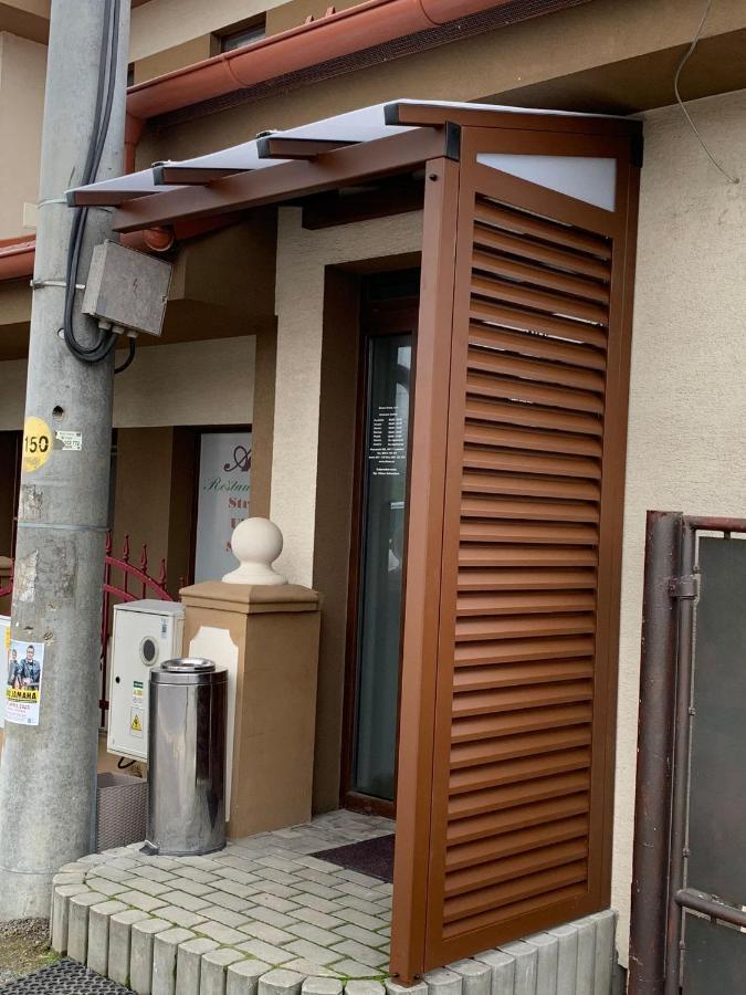 Reštaurácia-penzión ALTANA Ludanice Exterior foto